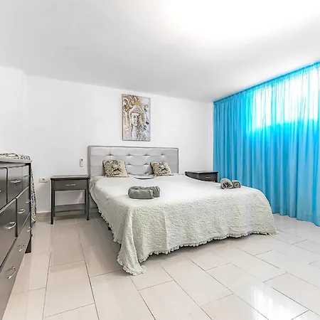 Two Bedroom In Bella Vista אדחה